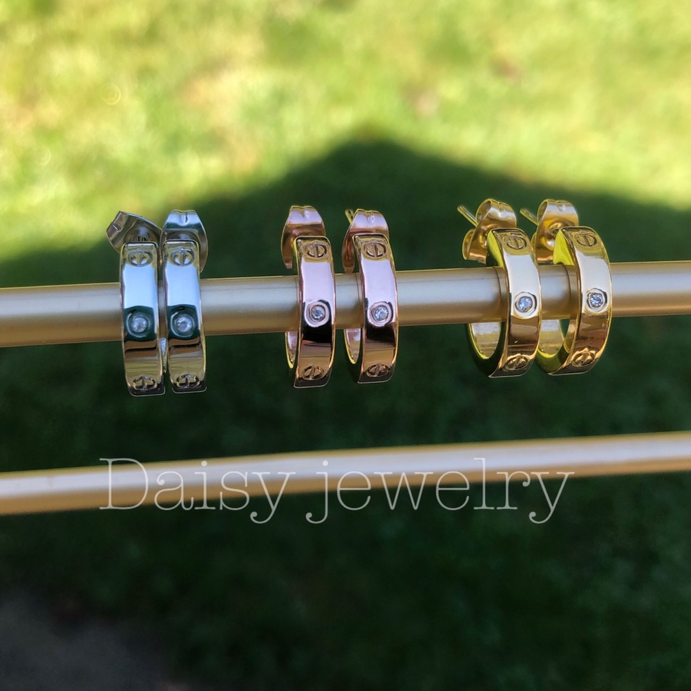 Screw hoops earring 18k gold filled zirconia stone - Picture 5 of 6